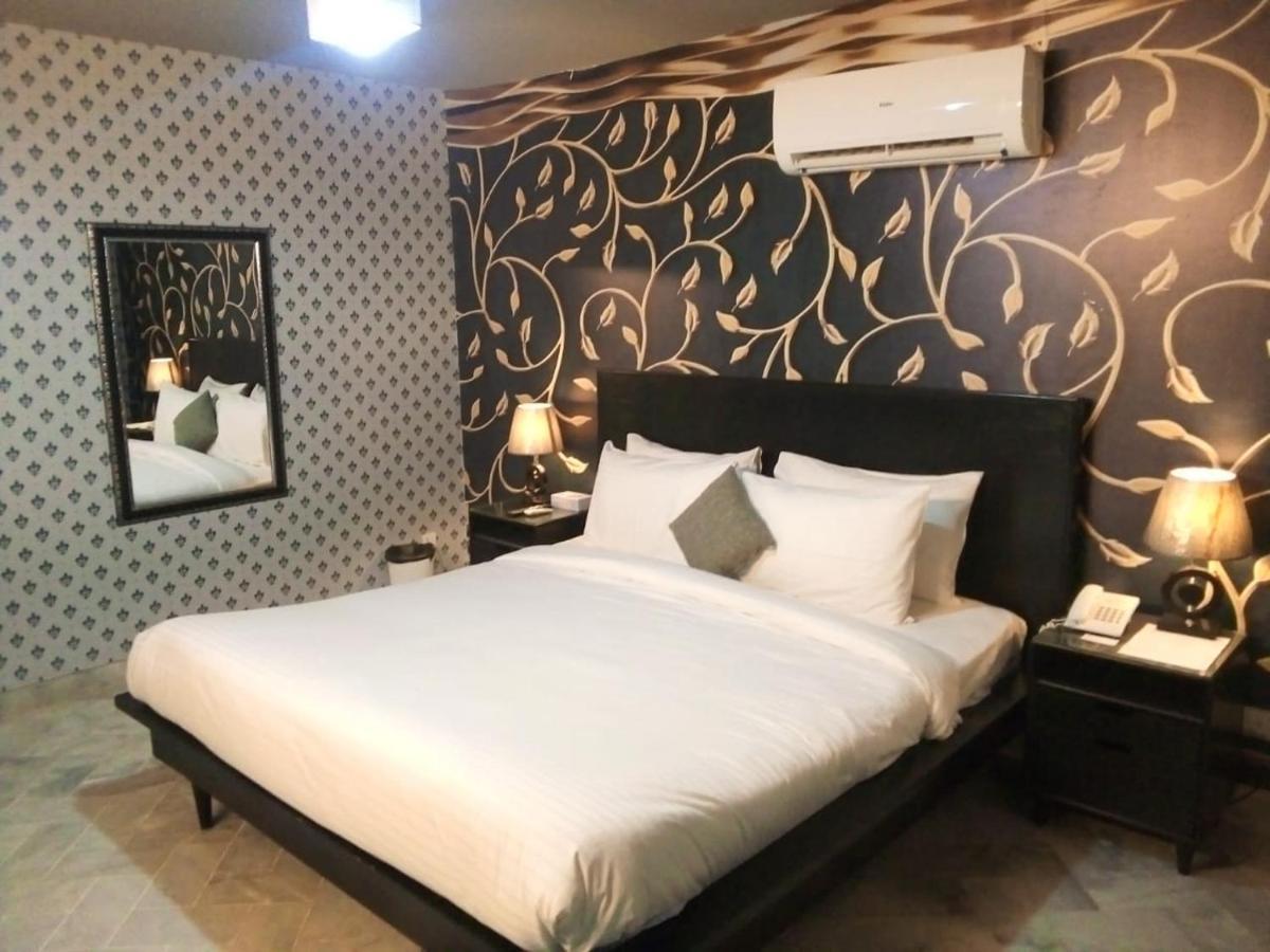Bondi Beach Resort Karachi Extérieur photo